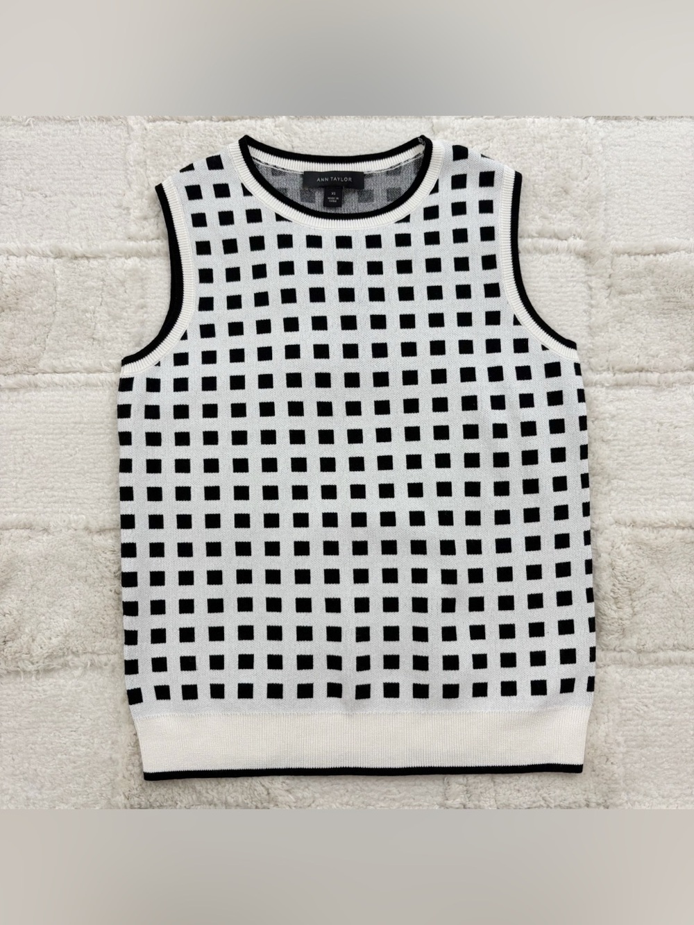 Ann Taylor Black and White Grid Sleeveless Top XS - Picture 3 of 9